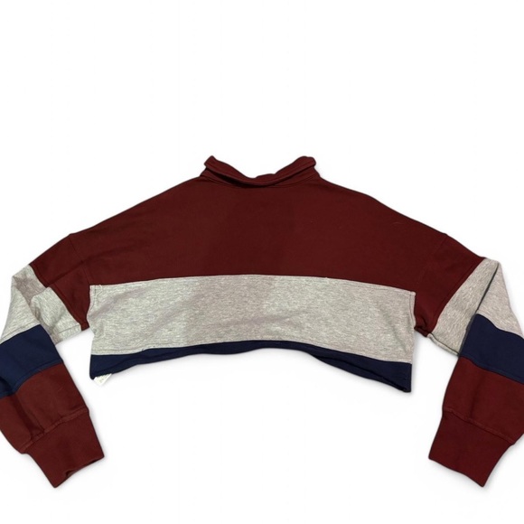 Colorblock Cropped Polo - Picture 4 of 5